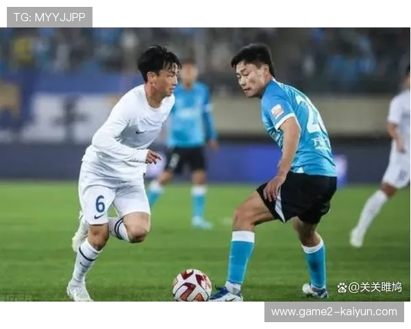 成都蓉城双后腰提供厚度 茹萨杨明洋中场控制力出众